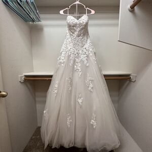 David's Bridal White Lace Wedding Dress